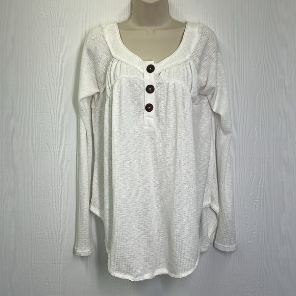 Free People - We The Free Must Have White 3 Button Waffle Knit Top Size Small - Picture 2 of 11